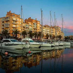 Climatisé Avec Wifi Au Calme Sur Le Port. Appartement Hyères