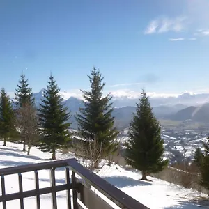 Appartement Studio Entier Au Calme Avec Vue Panoramique Exceptionelle à 1500m, Comboursiere