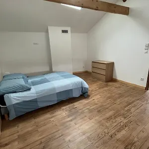 Hébergement de vacances Superbe Maison De Ville, Rénovée à 15 Min De Lyon, Saint-Symphorien-dʼOzon